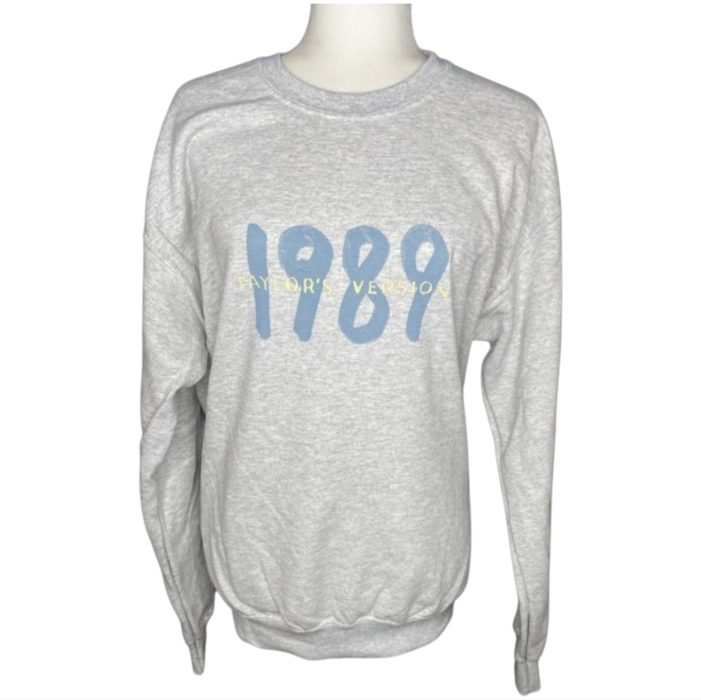 Official Taylor Swift 1989 (Taylor’s Version) Spotify Gray Crewneck Sweatshirt S